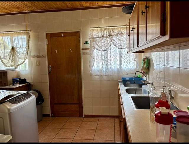 4 BEDROOM HOUSE FOR SALE IN PELLISSIER